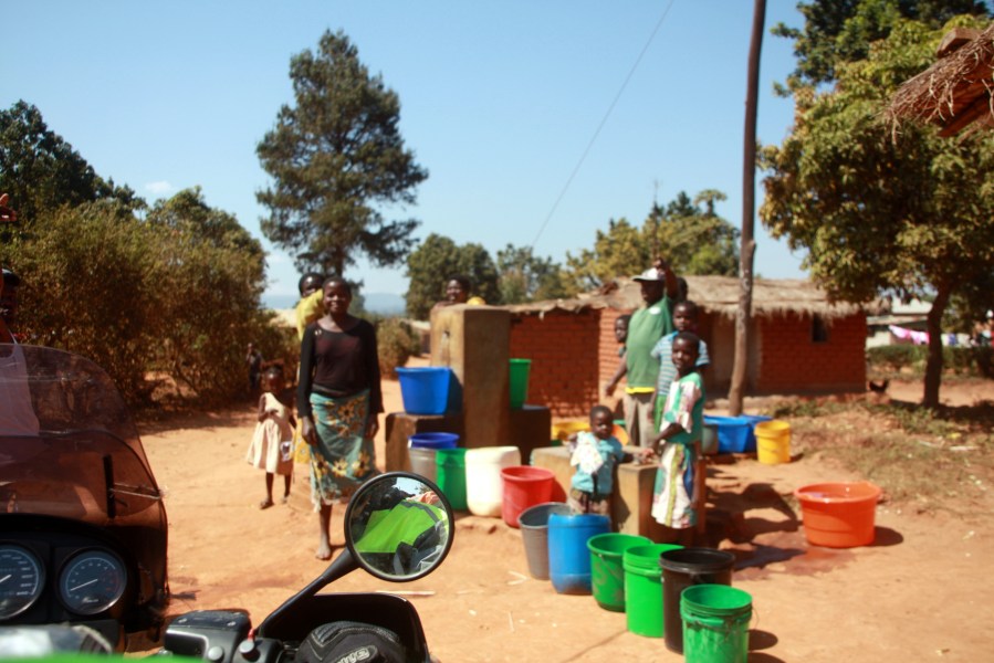 On dirt roads through Mzuzu